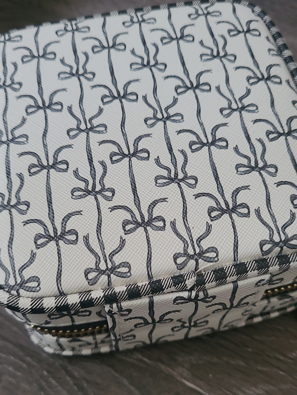 Simply Southern Black and White Striped Floral Jewelry Case With Black Tossle - Picture 5 of 5